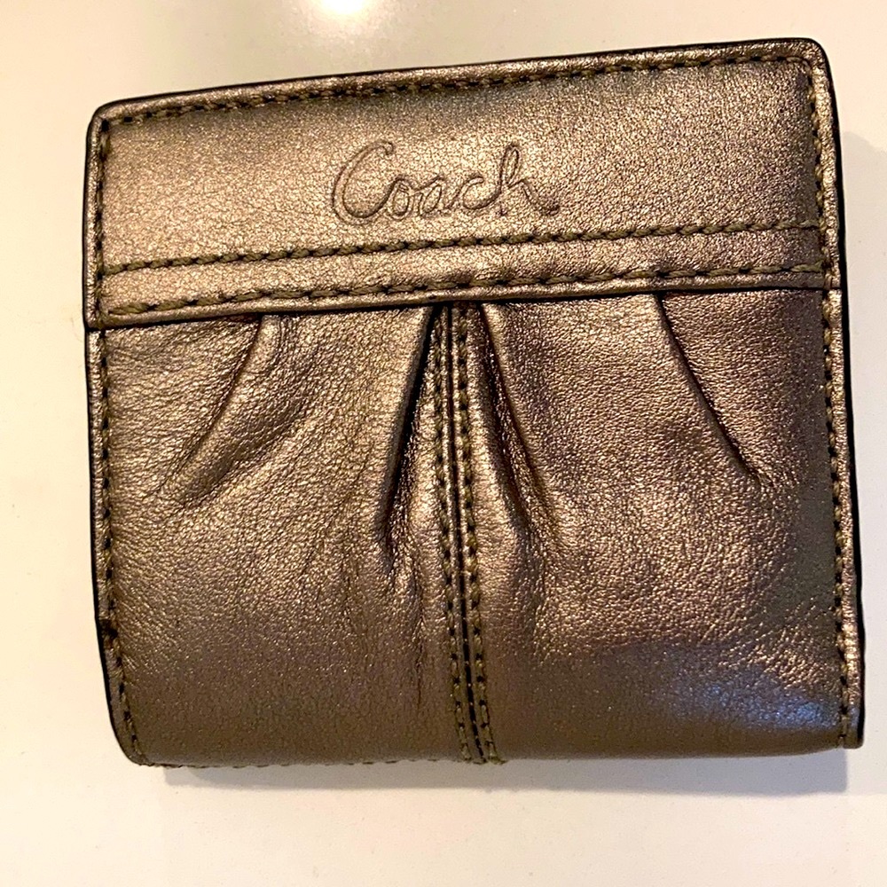 Coach Soho Leather Mini Wallet. Metallic. F42810.
